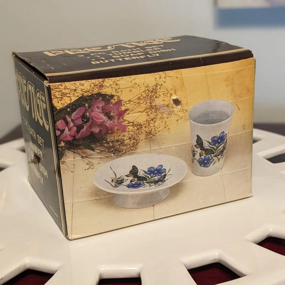 New Butterflies Bathroom Tumbler Or Brush Holder & Soap Dish Flowers Unused
